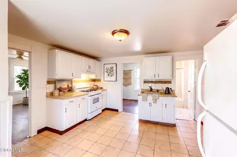 Kitchen - 1315 Van Cortland St, Schenectady, NY 12303 photo 4 of 4