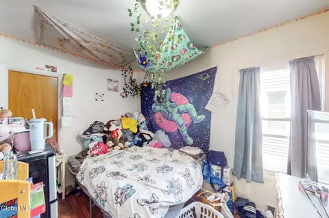 Bedroom - 1315 Van Cortland St, Schenectady, NY 12303 photo 4 of 11