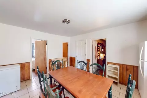 Dining - 1315 Van Cortland St, Schenectady, NY 12303 photo 2 of 3