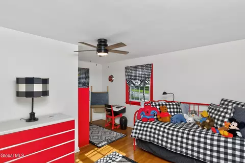 Bedroom - 1334 Ruffner Rd, Schenectady, NY 12309 photo 4 of 14