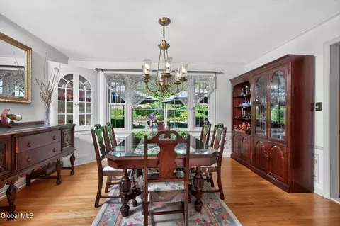 Dining - 1334 Ruffner Rd, Schenectady, NY 12309 photo 2 of 5