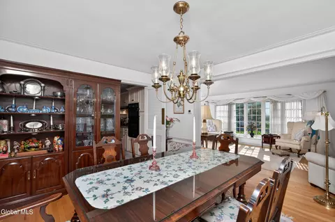 Dining - 1334 Ruffner Rd, Schenectady, NY 12309 photo 4 of 5