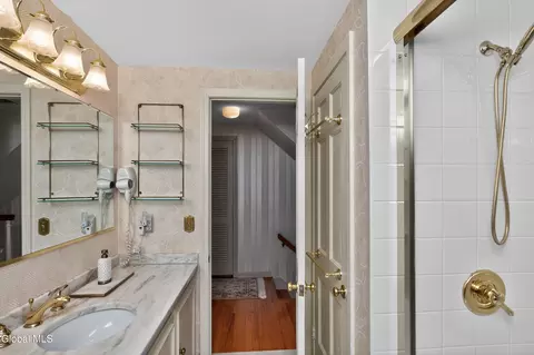 Bath - 1334 Ruffner Rd, Schenectady, NY 12309 photo 5 of 11