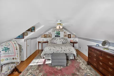 Bedroom - 1334 Ruffner Rd, Schenectady, NY 12309 photo 12 of 14