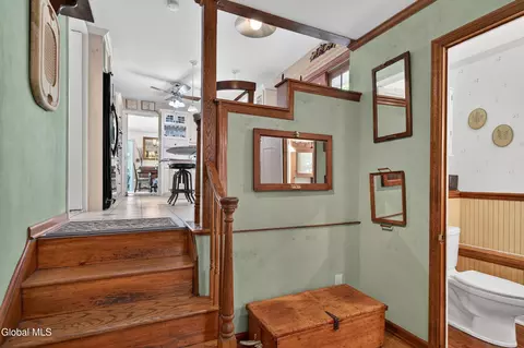 Entry Way - 1334 Ruffner Rd, Schenectady, NY 12309 photo 4 of 8