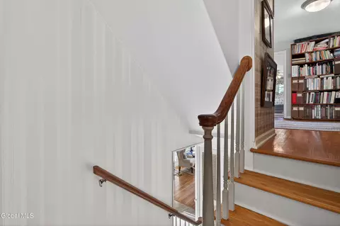 Entry Way - 1334 Ruffner Rd, Schenectady, NY 12309 photo 5 of 8