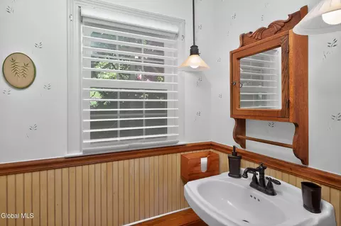 Bath - 1334 Ruffner Rd, Schenectady, NY 12309 photo 1 of 11