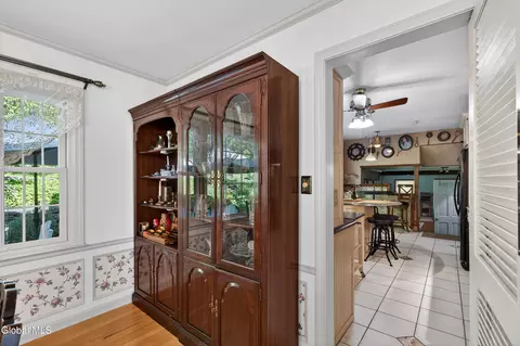 Entry Way - 1334 Ruffner Rd, Schenectady, NY 12309 photo 3 of 8