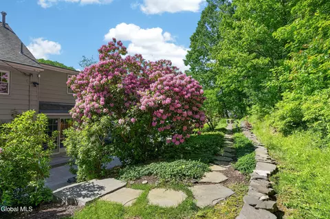 Exterior - 1334 Ruffner Rd, Schenectady, NY 12309 photo 14 of 23