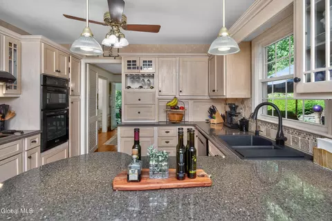 Kitchen - 1334 Ruffner Rd, Schenectady, NY 12309 photo 2 of 10