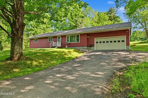 206 Hillview Rd, Gloversville, NY 12078