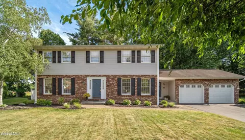 3061 New Williamsburg Dr, Schenectady, NY 12303