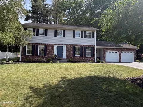3061 New Williamsburg Dr, Schenectady, NY 12303