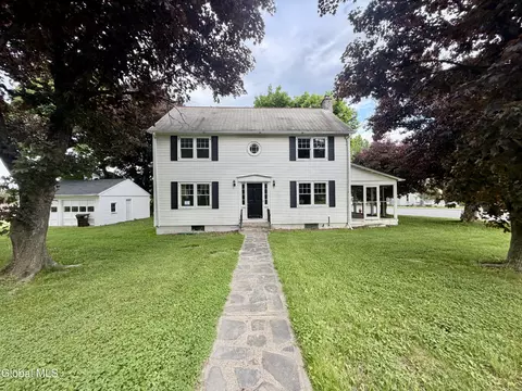2 Western Ave, New Scotland, NY 12067