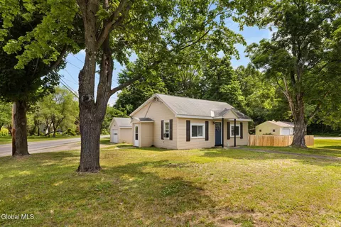 162 Bluebird Rd, South Glens Falls, NY 12803