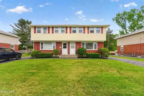 30 Commodore St, Albany, NY 12205