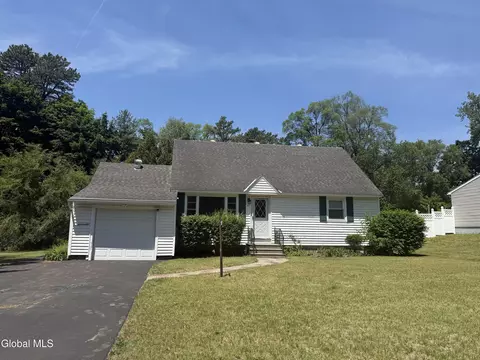 11 Alvina Blvd, Albany, NY 12203