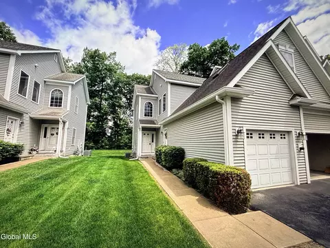 2580 Edgewood Ave, Rotterdam, NY 12306