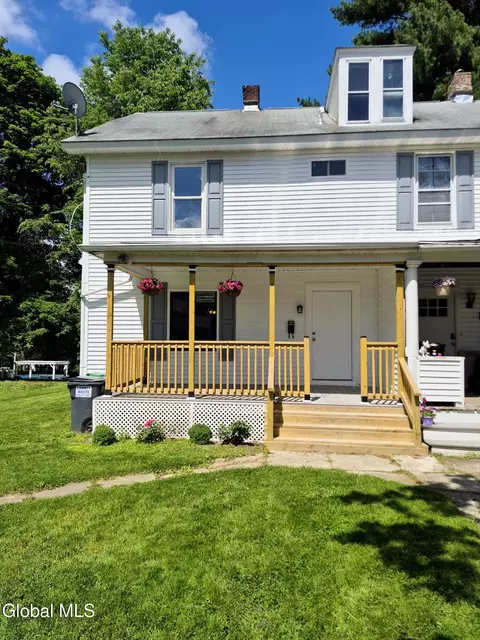 14 Lynch Ave, Castleton On Hudson, NY 12033