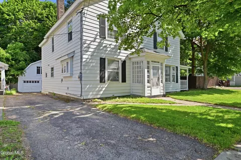 69 Prospect Ave, Gloversville, NY 12078