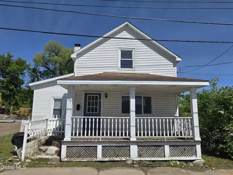 102 Lock St, Frankfort, NY 13340