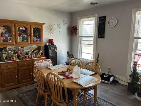 Dining - 603 Nott St, Schenectady, NY 12308 photo 1 of 2