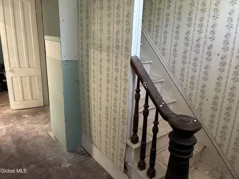 Entry Way - 603 Nott St, Schenectady, NY 12308 photo 2 of 3