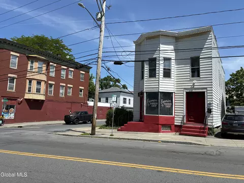 Exterior - 603 Nott St, Schenectady, NY 12308 photo 2 of 8