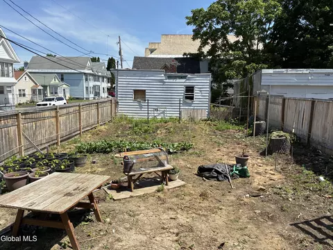 Exterior - 603 Nott St, Schenectady, NY 12308 photo 5 of 8