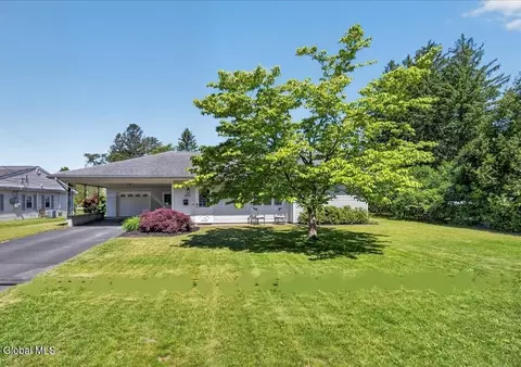 3423 Gari Ln, Schenectady, NY 12303