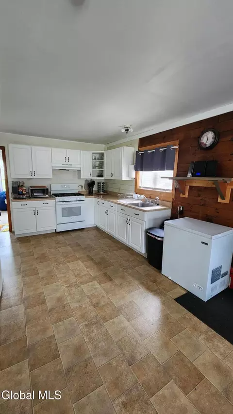 1632 Rt 28, Minerva, NY 12851
