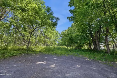 598 Hoosick Rd #/, Troy, NY 12180