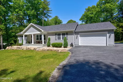 31 Griffin Rd, Greenfield, NY 12833
