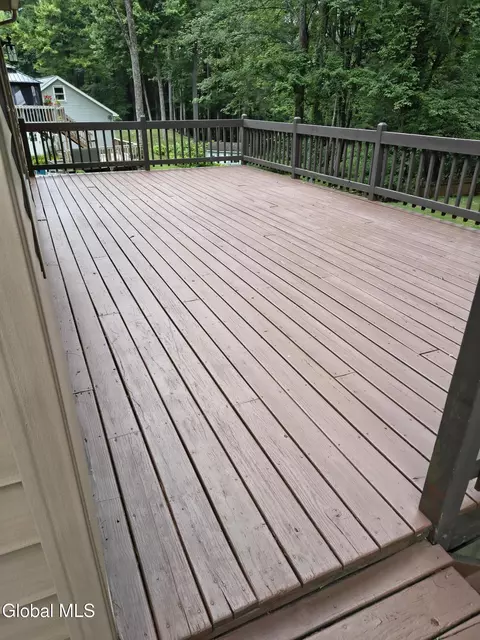 Exterior - 3287 E Old State Rd, Schenectady, NY 12303 photo 9 of 29