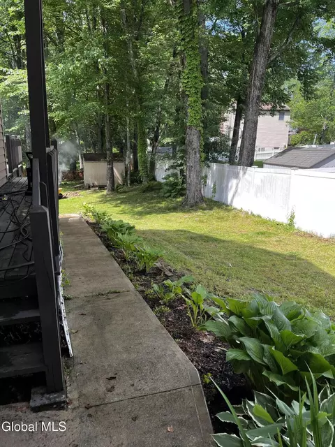 Exterior - 3287 E Old State Rd, Schenectady, NY 12303 photo 15 of 29