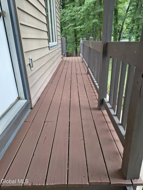 Exterior - 3287 E Old State Rd, Schenectady, NY 12303 photo 10 of 29