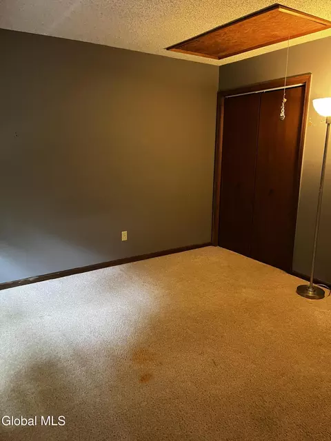 Bedroom - 3287 E Old State Rd, Schenectady, NY 12303 photo 3 of 7