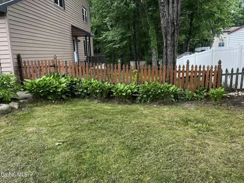 Exterior - 3287 E Old State Rd, Schenectady, NY 12303 photo 5 of 29