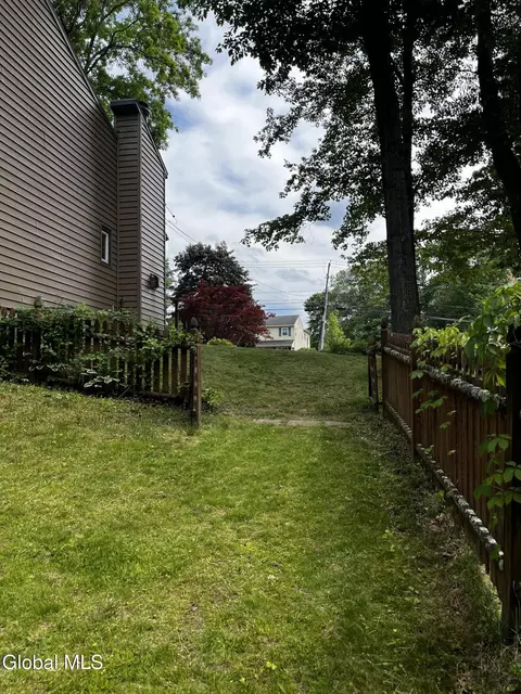 Exterior - 3287 E Old State Rd, Schenectady, NY 12303 photo 23 of 29