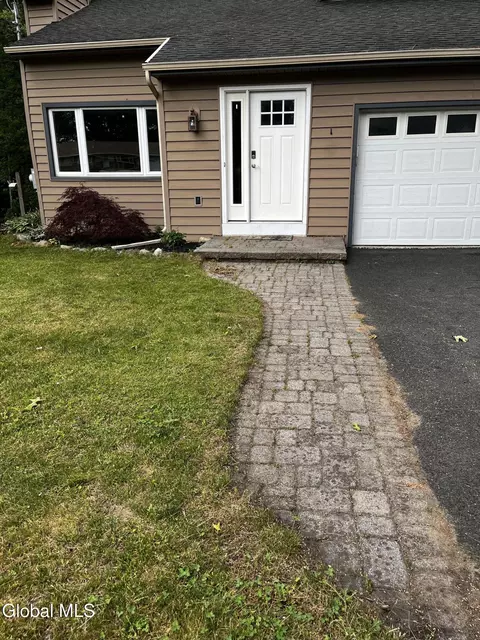 Exterior - 3287 E Old State Rd, Schenectady, NY 12303 photo 6 of 29