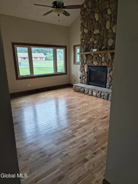 Living - 3287 E Old State Rd, Schenectady, NY 12303 photo 3 of 6