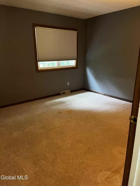 Bedroom - 3287 E Old State Rd, Schenectady, NY 12303 photo 2 of 7