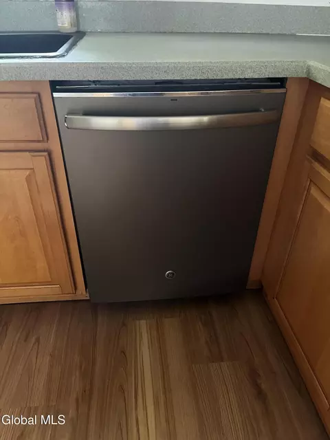 Kitchen - 3287 E Old State Rd, Schenectady, NY 12303 photo 4 of 5