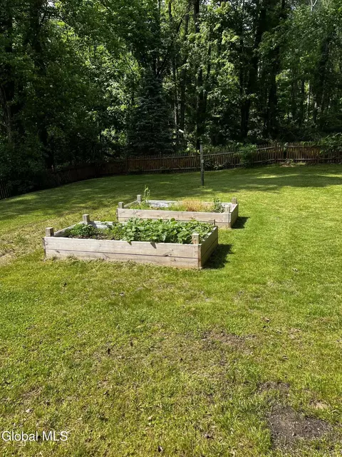 Exterior - 3287 E Old State Rd, Schenectady, NY 12303 photo 17 of 29