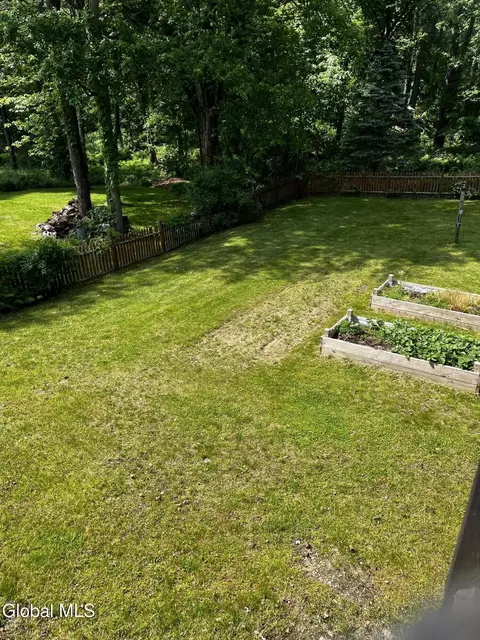 Exterior - 3287 E Old State Rd, Schenectady, NY 12303 photo 13 of 29