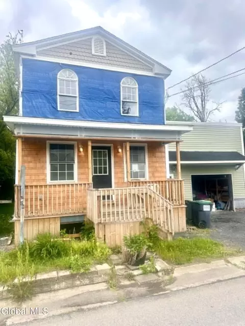 29 Broad St, Fultonville, NY 12072