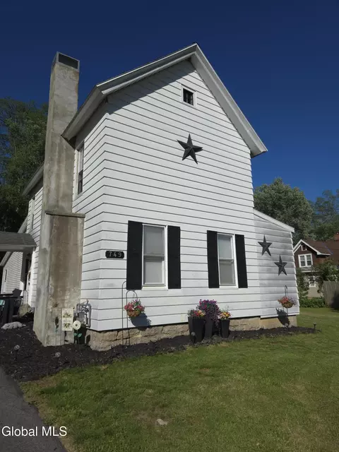 749 Stoners Trail Rd, Tribes Hill, NY 12177