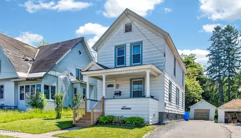 528 12 N Market St, Johnstown, NY 12095
