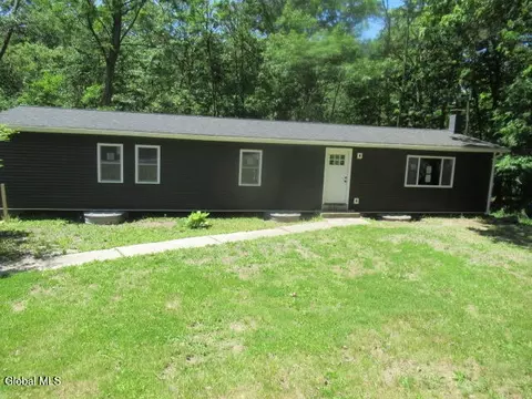 221 S Jarvis Rd, Ravena, NY 12143