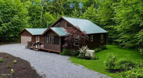 6063 Woodside Rd, Galway, NY 12074